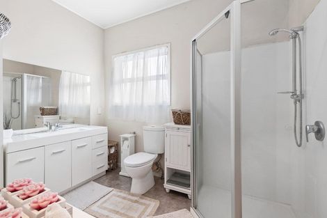 Photo of property in 17 Nicholson Avenue, Papatoetoe, Auckland, 2025