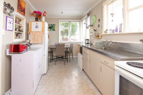 Photo of property in 10 Belfast Place, Roslyn, Palmerston North, 4414