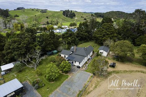 Photo of property in 32 Franklin Road, Paparoa, 0571