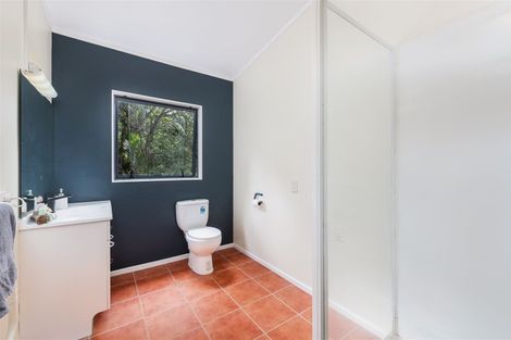 Photo of property in 30 Wood Bay Road, Titirangi, Auckland, 0604