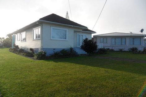 Photo of property in 34 Buscomb Avenue, Henderson, Auckland, 0610