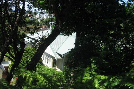 Photo of property in 11 Mariri Road, Kelburn, Wellington, 6012