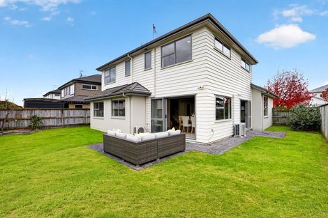 Photo of property in 28 Pickaberry Avenue, Karaka, Papakura, 2113