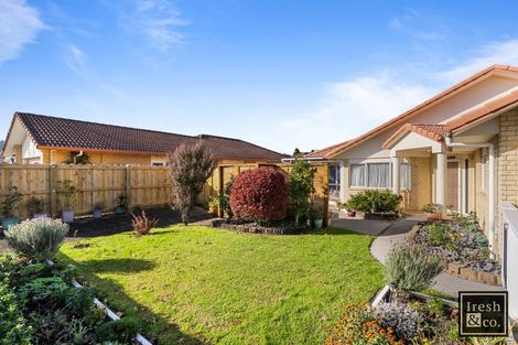 Photo of property in 25 Carisbrook Crescent, Papakura, 2110