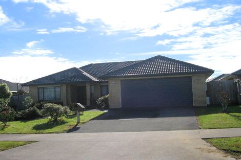 Photo of property in 28 Maghera Drive, East Tamaki Heights, Auckland, 2016