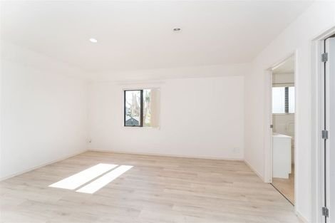 Photo of property in 5/2 Sunnydale Place, Oteha, Auckland, 0632