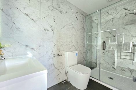 Photo of property in 37e West Harbour Drive, West Harbour, Auckland, 0618