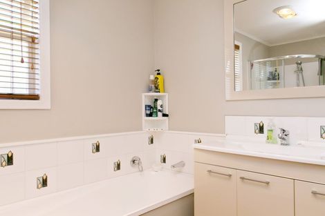 Photo of property in 42 Elizabeth Street, Tauhara, Taupo, 3330