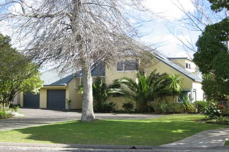 Photo of property in 1 Oak Place, Whakatane, 3120