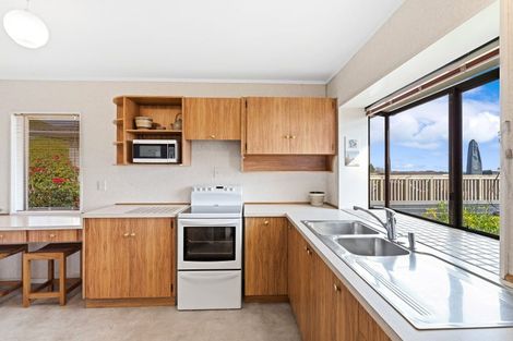 Photo of property in 116 Winara Avenue, Waikanae, 5036