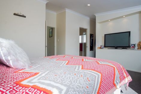 Photo of property in 5 Coralsea Way, Arkles Bay, Whangaparaoa, 0932