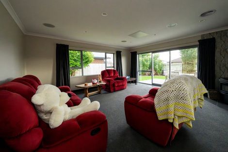Photo of property in 7 Barry Curtis Place, Levin, 5510