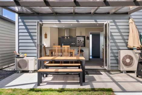 Photo of property in 1 Chalfont Road, Silverstream, Upper Hutt, 5019