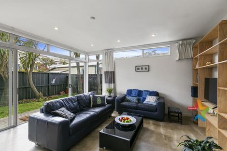Photo of property in 139b The Parade, Island Bay, Wellington, 6023