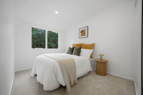 Photo of property in 2/26 Anne Mclean Drive, Bayview, Auckland, 0629