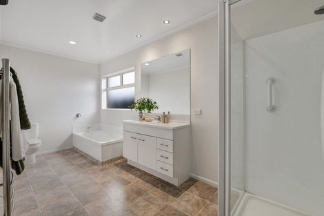 Photo of property in 12a Pine Road, Orewa, 0931