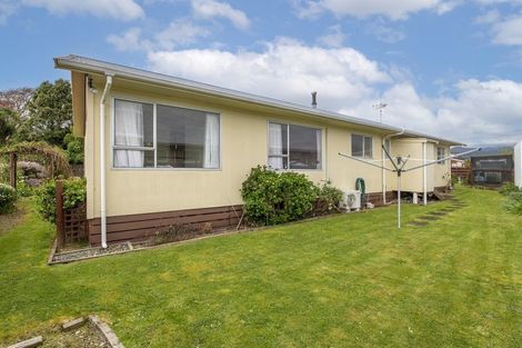 Photo of property in 2 Winslow Place, Levin, 5510