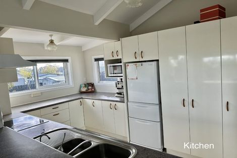 Photo of property in 81 Luckens Road, West Harbour, Auckland, 0618