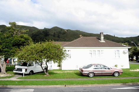 Photo of property in 2 Cleland Crescent, Naenae, Lower Hutt, 5011