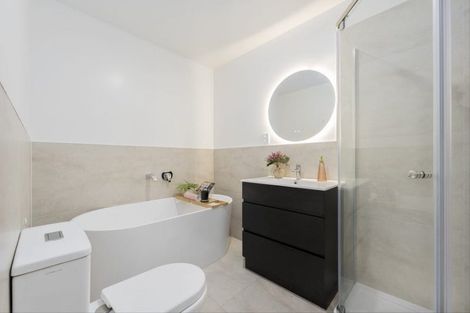 Photo of property in 4/535 Swanson Road, Ranui, Auckland, 0612