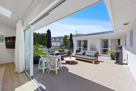 Photo of property in 46 Luton Avenue, Sunnyhills, Auckland, 2010