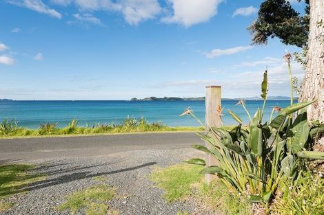 Photo of property in 137 Long Beach Road, Russell, 0202