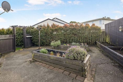 Photo of property in 35 Guadeloupe Crescent, Grenada Village, Wellington, 6037