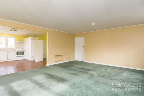Photo of property in 2/10 Gaede Terrace, Sunnyvale, Auckland, 0612