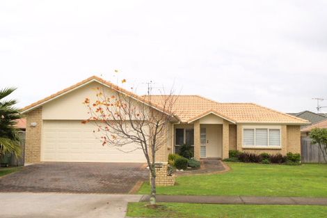 Photo of property in 16 Corta Bella Place, Golflands, Auckland, 2013