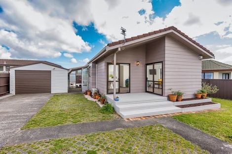 Photo of property in 194 Waitemata Drive, Ranui, Auckland, 0612