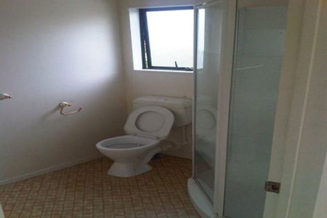 Photo of property in 2/62 Tonar Street, Northcote, Auckland, 0627