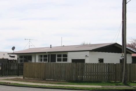 Photo of property in 17 Fenruss Street, Fairy Springs, Rotorua, 3015