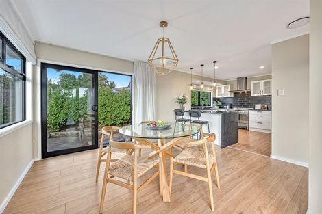 Photo of property in 11 Raphael Place, West Harbour, Auckland, 0618