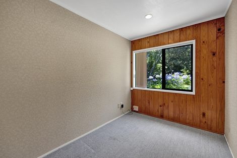 Photo of property in 15 Awanui Street, Merrilands, New Plymouth, 4312