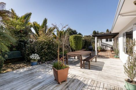 Photo of property in 125 Welcome Bay Road, Welcome Bay, Tauranga, 3112