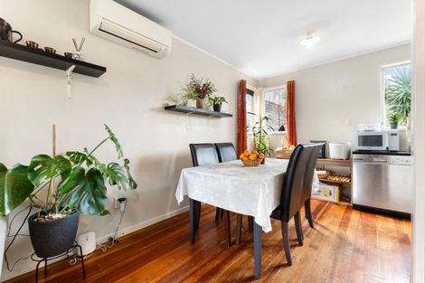 Photo of property in 90 Riverpark Crescent, Henderson, Auckland, 0610