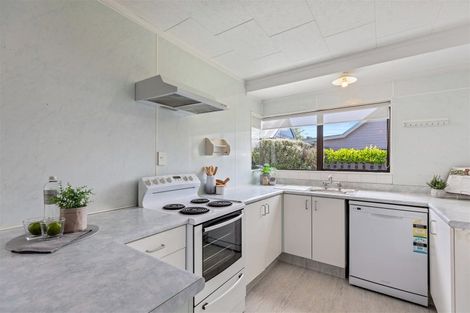 Photo of property in 1 Emery Place, Papamoa Beach, Papamoa, 3118