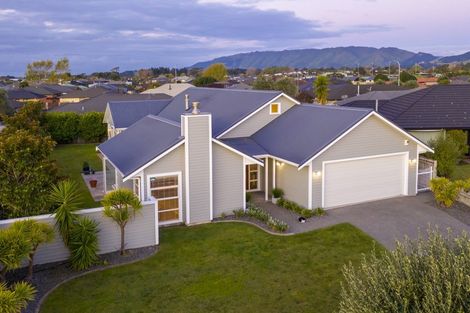 Photo of property in 37 Consort Close, Paraparaumu Beach, Paraparaumu, 5032