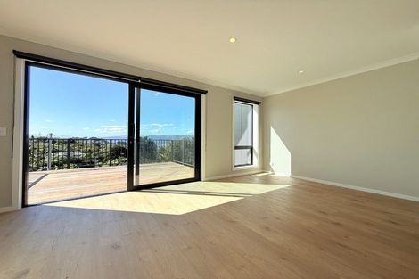 Photo of property in 123 Normandale Road, Normandale, Lower Hutt, 5010