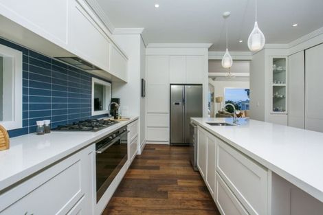 Photo of property in 21 Norwood Road, Bayswater, Auckland, 0622