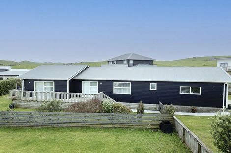 Photo of property in 3 Tua Tua Place, Baylys Beach, Dargaville, 0377