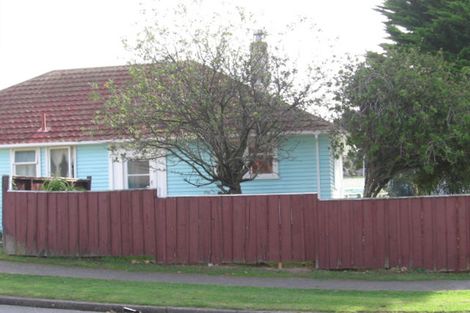 Photo of property in 2 Bedford Street, Cannons Creek, Porirua, 5024