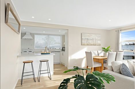 Photo of property in 15 Foster Crescent, Snells Beach, 0920