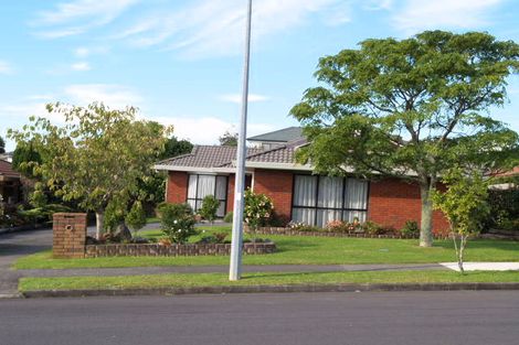 Photo of property in 28 Northpark Avenue, Northpark, Auckland, 2013