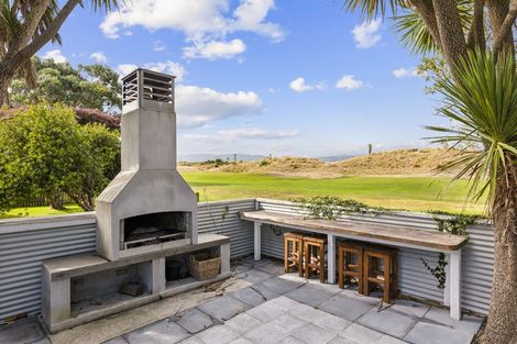 Photo of property in 36 Golf Road, Paraparaumu Beach, Paraparaumu, 5032