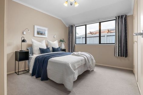 Photo of property in 1 Holly Place, Rototuna North, Hamilton, 3210