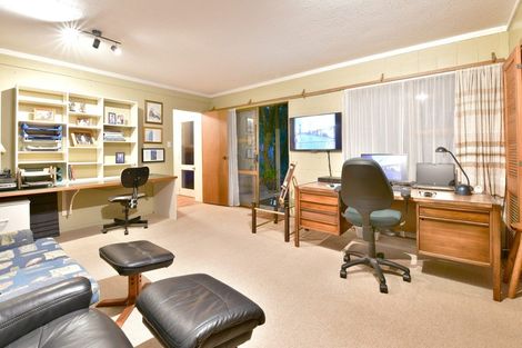 Photo of property in 1/4 John Dee Crescent, Red Beach, 0932