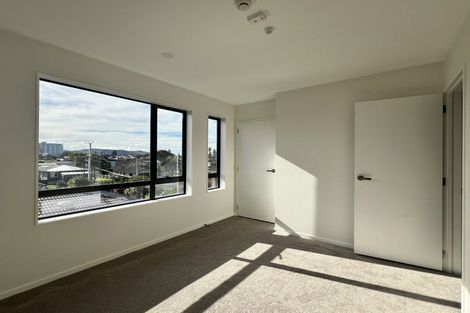 Photo of property in 8/35 Centreway Road, Orewa, 0931
