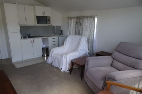 Photo of property in 19 Faram Place, Massey, Auckland, 0614
