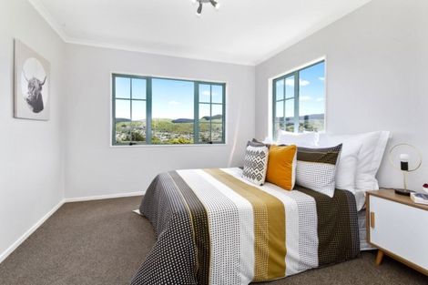 Photo of property in 128 Woodman Drive, Tawa, Wellington, 5028